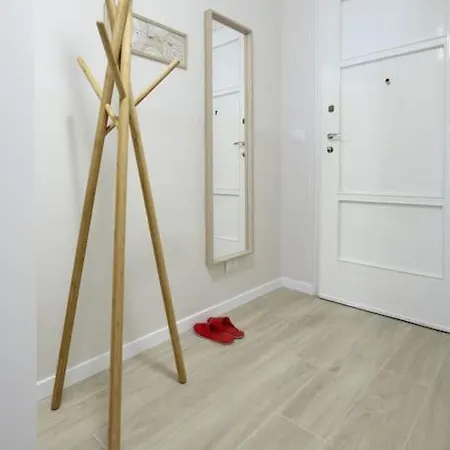 아파트 Youhosty - Pellegrini 8/4